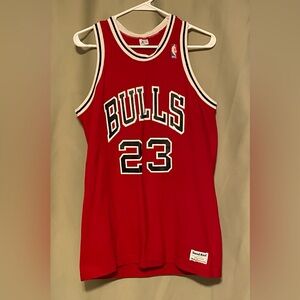 Vintage Michael Jordan Chicago Bulls #23 Sand-Knit Jersey Red size  L Used